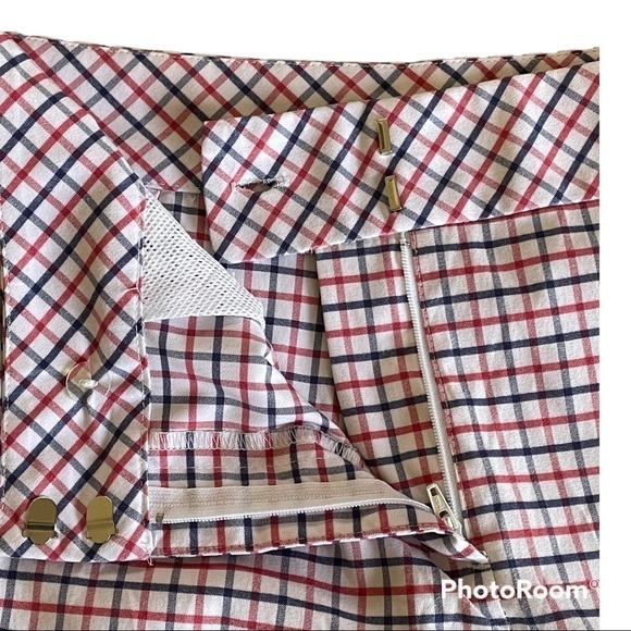 IZOD GOLF SHORTS  SIZE 10  RED, WHITE & BLUE CHECKER PATTERN - Picture 4 of 7
